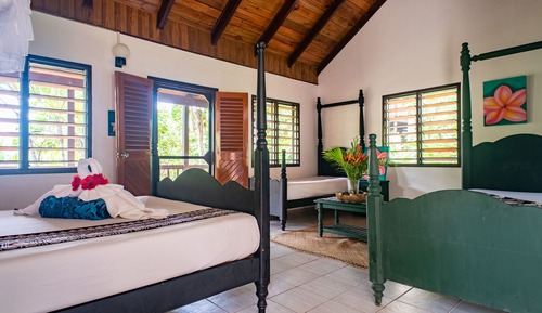 Bungalow básico, varias camas, vistas al mar