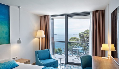 Habitación Deluxe con 1 cama doble o 2 individuales, balcón, vistas al mar