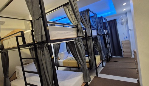 8 beds Male Shared Dormitory
