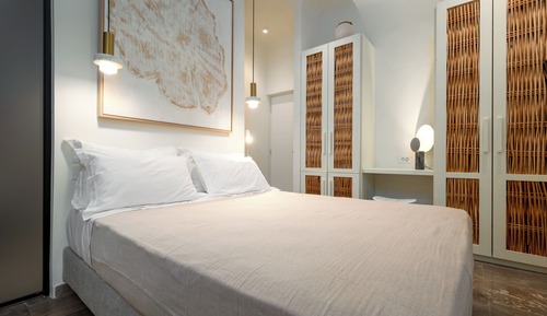 Habitación Deluxe con 1 cama doble o 2 individuales, balcón, vistas a la ciudad