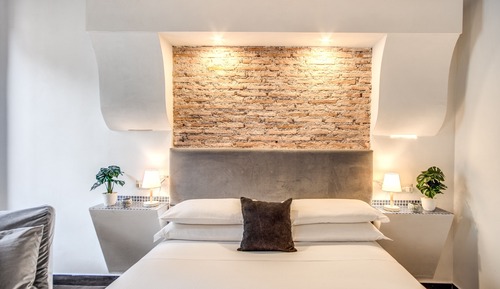 King Suite with Jacuzzi (Separate Building_located in Via Sistina, 36)
