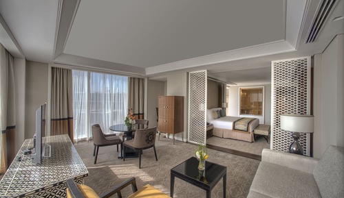 Suite junior, 1 cama de matrimonio grande, vistas a la ciudad