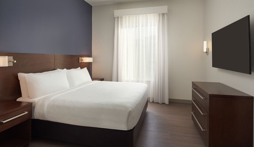Suite, 2 habitaciones (Mobility/Hearing Access, Roll-In Shwr)