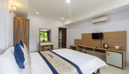 Garden View Bungalow