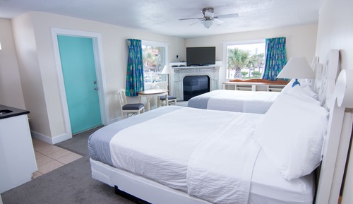 Deluxe Room with Two Queen Beds, Whirlpool Spa Tub