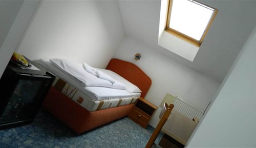 Habitación individual, baño privado (Attic)