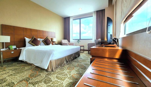 Habitación Deluxe doble, 1 cama de matrimonio grande, vistas a la ciudad
