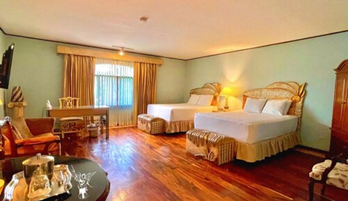 Habitación Deluxe doble, 2 camas de matrimonio, vistas a la ciudad