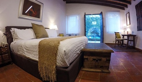 Suite Coronel, cama king, area de jardín
