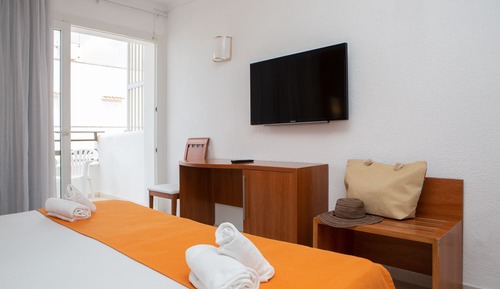 Standard Room, Partial Sea View