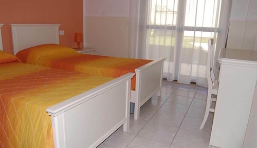 Apartamento básico, 2 habitaciones, en la zona del patio