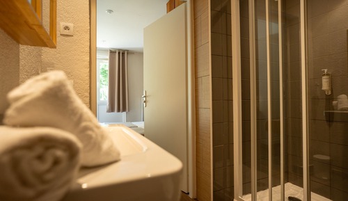 Chambres Supérieures Communicantes, 3 chambres