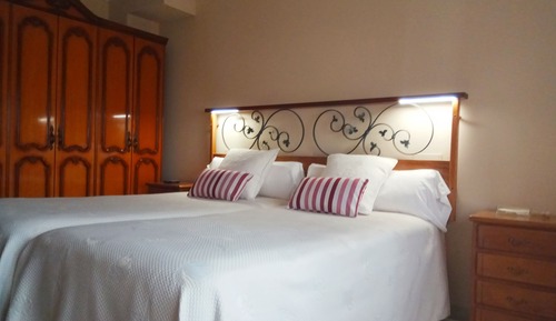 Habitación con 1 cama doble o 2 individuales