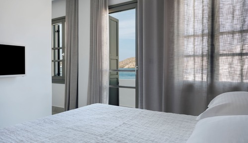 Two-Room, Sea View