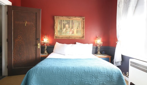 Habitación superior, 1 cama de matrimonio, no fumadores, baño privado