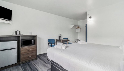 Habitación económica, 1 cama de matrimonio grande