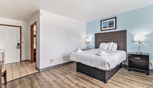 Suite Confort, 1 cama de matrimonio con sofá cama, balcón, vistas a la piscina