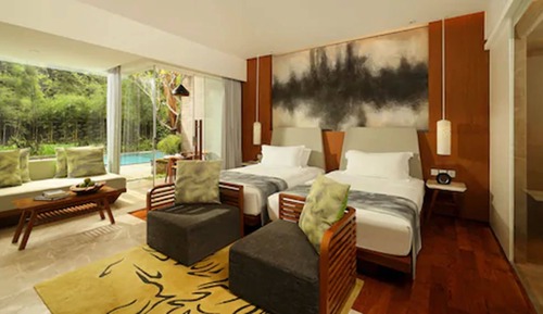 Wonderful Pool Access - 2 Double Beds