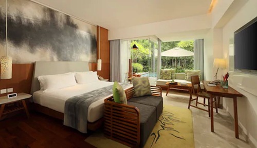 Wonderful Pool Access - 1 King Bed