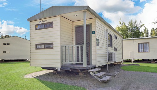 Economy Cabin - Sleeps 6