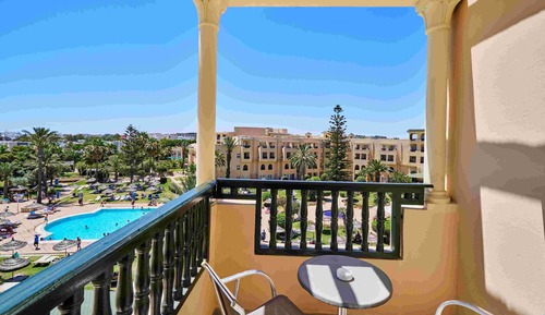 Premium Triple Vue Piscine