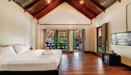 Family Room with Garden View