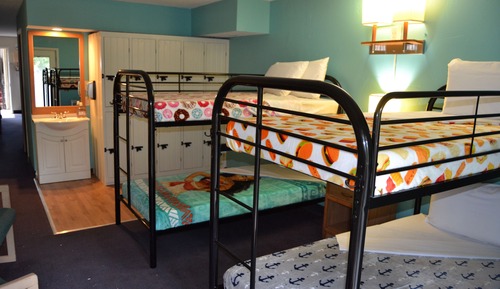 Dormitorio compartido familiar, varias camas, no fumadores, balcón