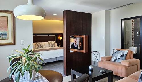 Romantic Suite, Harbour View and Balcony