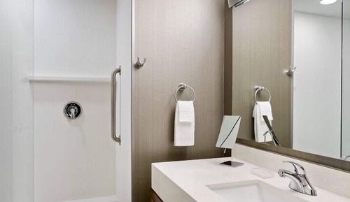 Suite, 1 habitación, no fumadores (Hearing Accessible)