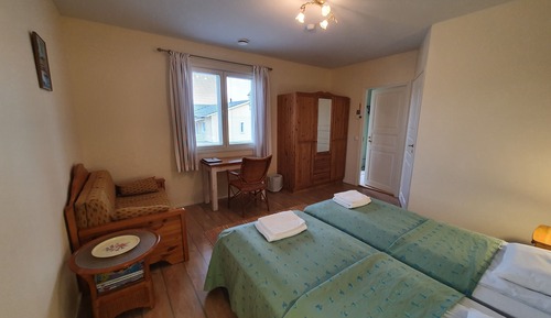 New guesthouse twin room with extra bed