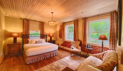 Suite (Evergreen Lodge)