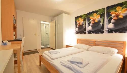 Estudio estándar, no fumadores, cocina básica (50€ cleaning fee included)