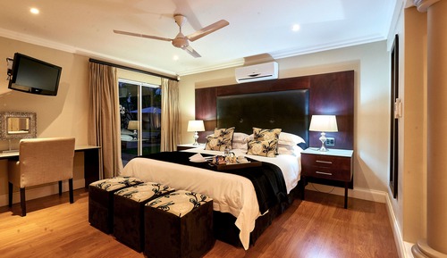 Suite (Manor)