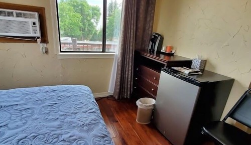 Standard Room, 1 Queen Bed