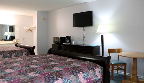 Habitación tradicional doble, 2 camas de matrimonio, frigorífico y microondas, planta baja