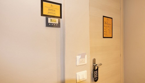 Habitación con 1 cama doble o 2 individuales, no fumadores, baño privado