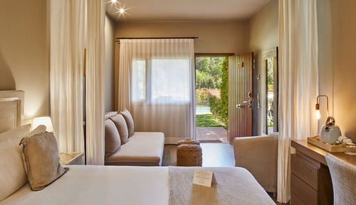 Junior Suite, Garden Area, Free Spa