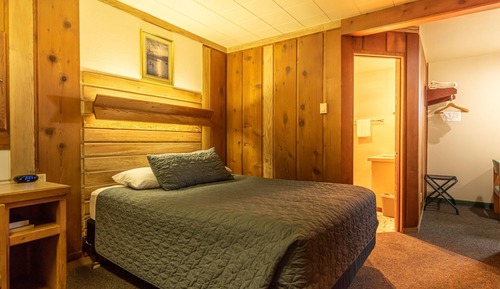 Habitación Deluxe, 1 cama de matrimonio, cocina, vistas parciales al mar