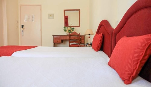 Habitación estándar con 1 cama doble o 2 individuales, balcón