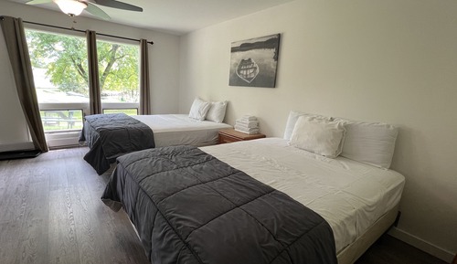 Habitación estándar, 2 camas de matrimonio, Aire acondicionado, vistas al lago (Sunrise 6)