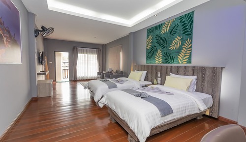 Lakeside Suite
