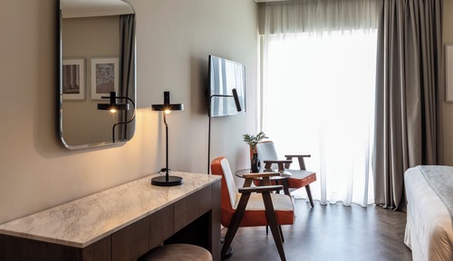 Habitación superior con 1 cama doble o 2 individuales, vistas al mar