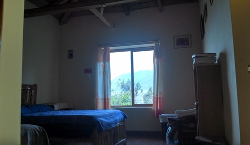 Habitación básica, 2 camas dobles, vistas a la montaña