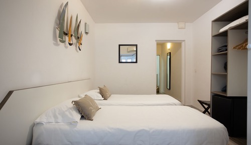 Habitación Confort con 2 camas individuales, baño privado
