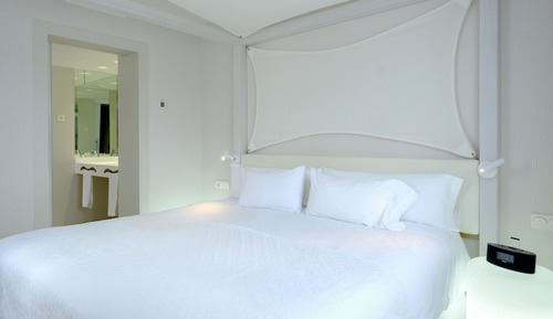 Suite, bañera de hidromasaje, vistas al jardín (Garden Suite - 3 adults)