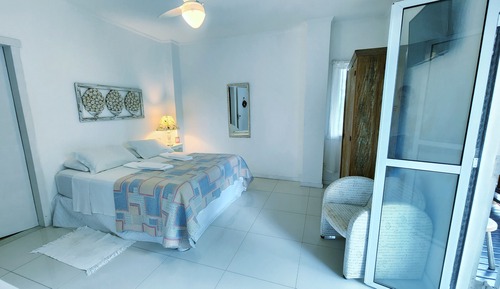 Habitación triple, balcón