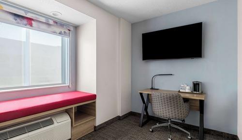 Suite, 1 cama de matrimonio, no fumadores (Larger Room;with Sofabed)