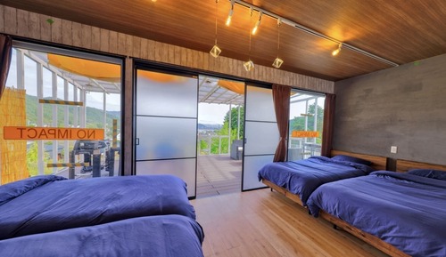 Casa de campo de diseño, 4 habitaciones, vistas a la montaña, junto a la montaña