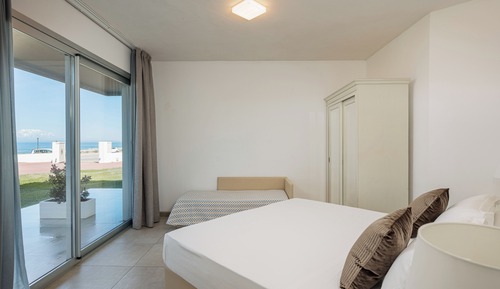 Habitación triple (Lateral Sea View)