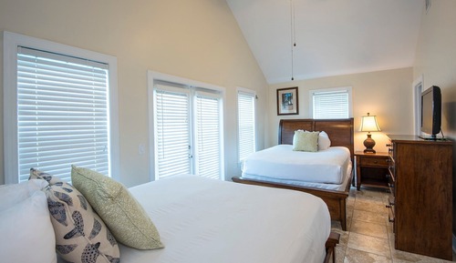 3 Bedroom Home with Pool